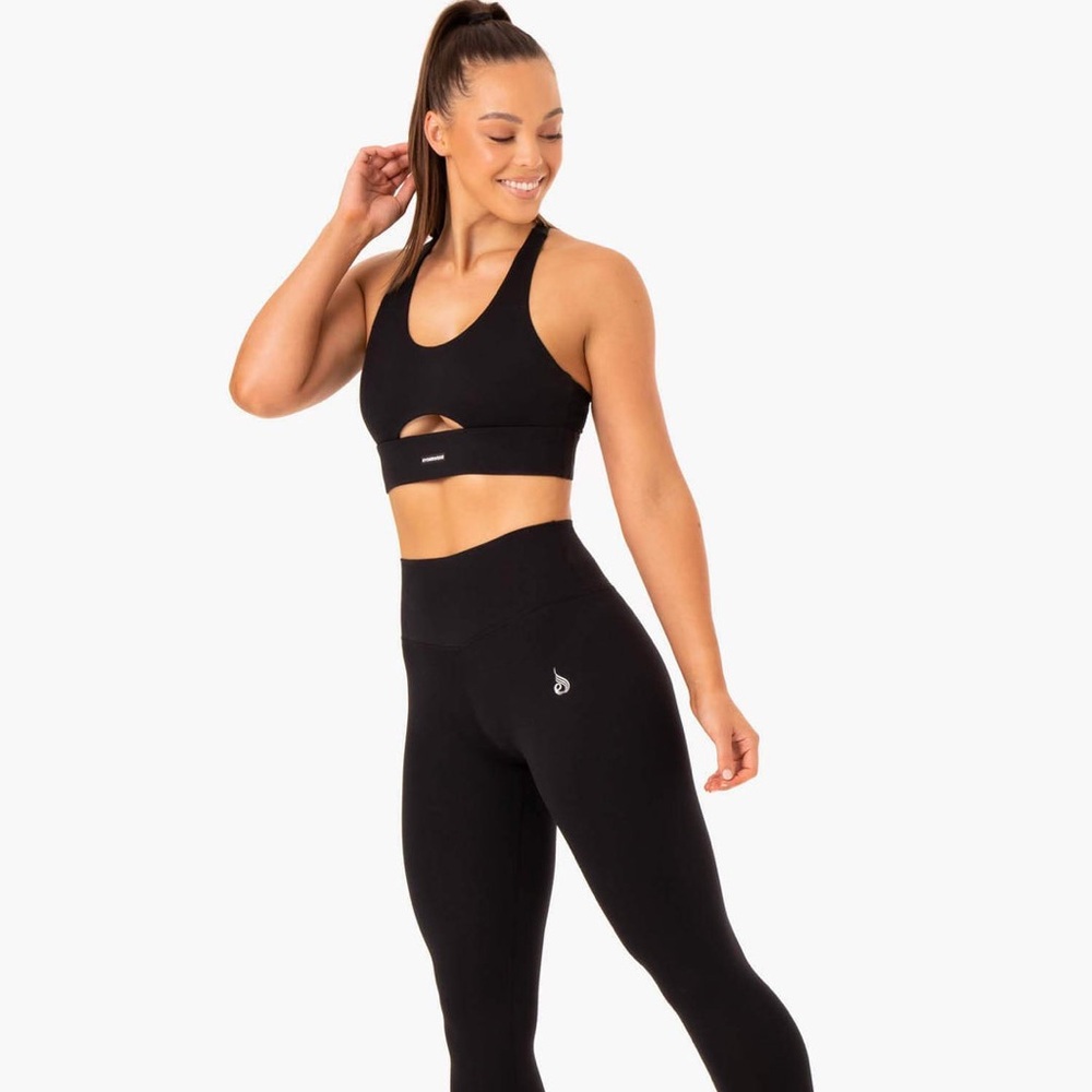 RYDERWEAR RED BASE RACER BACK SPORTS
BRA Size M.